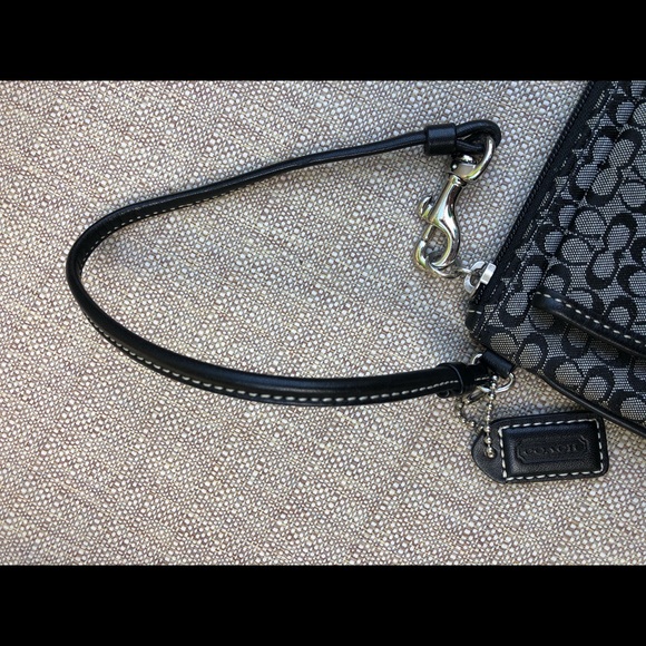 COACH wristlet - Picture 4 of 10